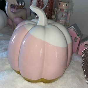 💖For any pink lover 💖 a must to a collection